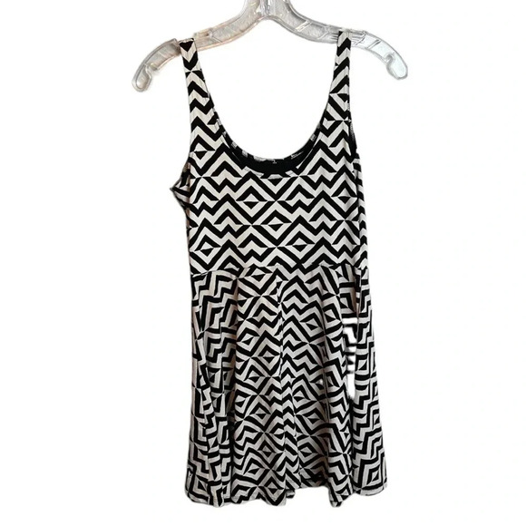 VICTORIA'S Secret PINK Chevron Skater Dress - Picture 6 of 9